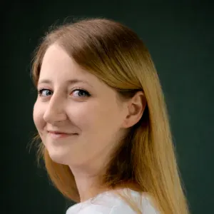 Odpowiedzialna opiekunka dla dzieci i seniorów 