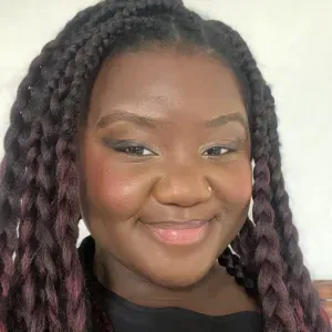 Baby-sitter joviale et gentille