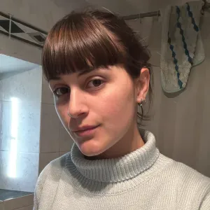 Disponibile per aiutarvi nel guardare i vostri bambini.