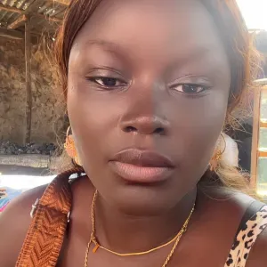 Empregada de limpeza responsável em Faro