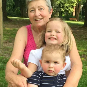 Dame motivée pour aide seniors 