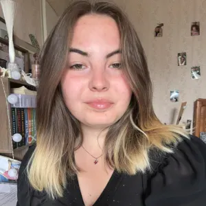 Étudiante à la recherche d'un petit boulot 