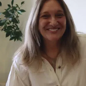 Empregada de limpeza disponível em Part time.