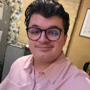 Baby-sitter à Mons , intéressé contacte moi !!!!!