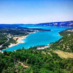 À la recherche d'une auxiliaire de vie.