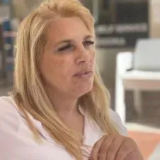 Cuidadora de idosos e pessoas com deficiência 