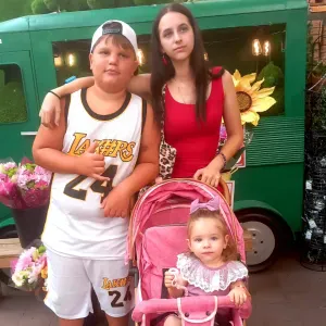 Canguro en alrededores de pulgar