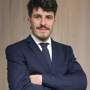 Étudiant en droit à l'ULB, babysitter fiable et expérimenté