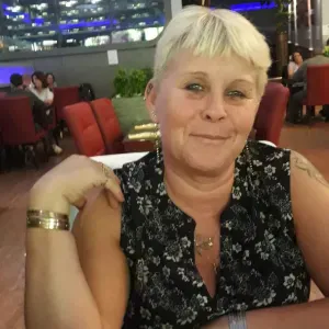 Femme de ménage avec expérience