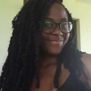 Babysitter com experiência em Faro