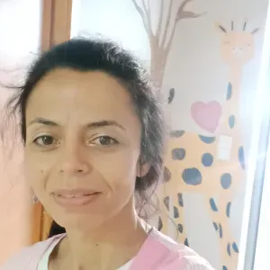 Babysitting, Nanny e Doméstica com experiência em Portugal.