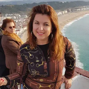 Empregada de Limpeza responsável. ****