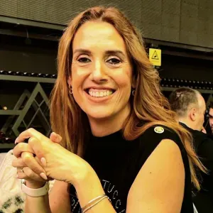 Babysitter em Santa Cruz, Silveira, Torres Vedras