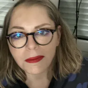 Baby-sitter expérimentée dans le 15 ème 