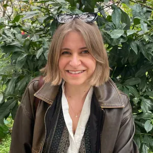 Ancienne fille au pair, expérimentée dans la garde d'enfant.