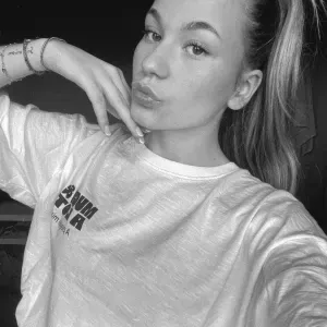 Baby-sitter débutante à La Roche De Rame 