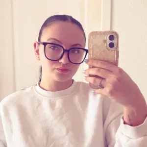 Baby-sitter expérimentées à coutras