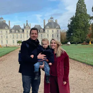 Nous cherchons une baby-sitter 