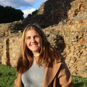 Babyssiter com experiência em eventos de crianças e ATL