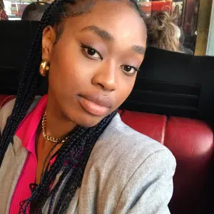 D'avila 23 ans et étudiante en droit 