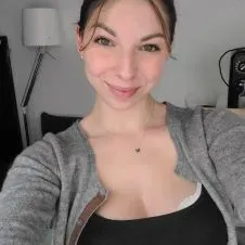 Baby-sitter patiente et attentive aux émotions