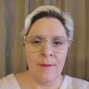 Auxiliaire de vie souriante et agréable, rigoureuse