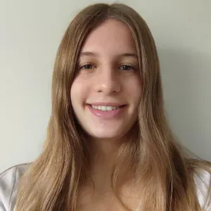  Future baby-sitter pleine d'amour et d'expérience