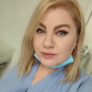 Adetta alle pulizie casalinghe e uffici 