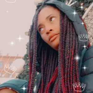 Femme de ménage tourneufeuille 