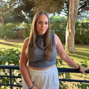 BUSCO TRABAJO DE CANGURO EN MÁLAGA 