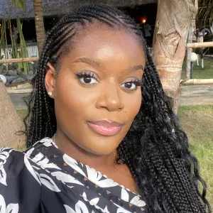 Baby-sitter passionnée à Bruxelles 