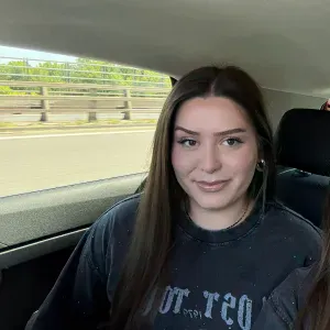 Baby-sitter douce et fiable à Vaulx-en-Velin