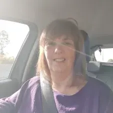 Jeune mamy adorant les enfants... éduqué ses enfants seule