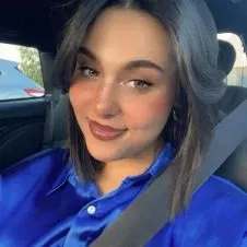 Baby-sitter étudiante semaine sortie d'école 