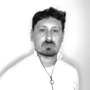 Votre Baby-Sitter Chaleureux et Créatif à Paris