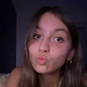 Baby-sitter prête à aider à ales 