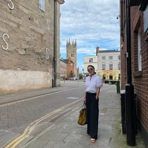 I'm looking for English & French tutor for kids