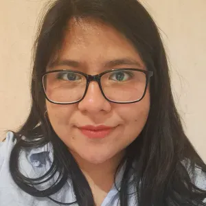 Baby-sitter expérimentée avec 4 petits frères et sœurs! 