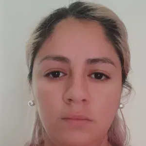 Cuidadora de mascota con amor en Madrid