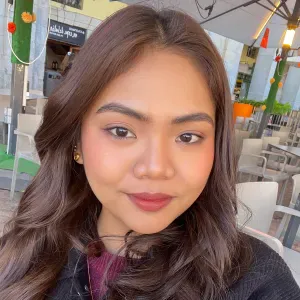 Experienced Babysitter in Paris