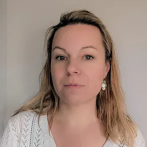 animatrice expérimentée, garde d'enfant à domicile confirmée