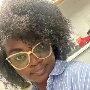 Eu sou de Angola,sou técnica de enfermagem 