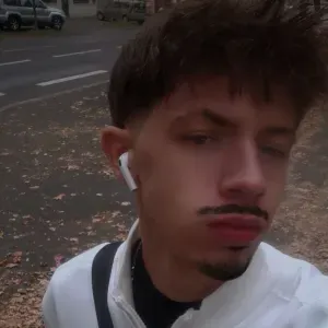 Baby-sitters expérimenté par famille 