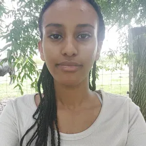 Experienced babysitter available in Leeds