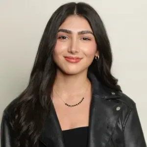 La baby-sitter douce et joueuse que vos enfants vont adorer