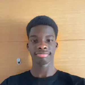 Baby-sitter avec peu d'expérience avec ses frères et sœurs.