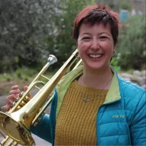 Studentessa offresi per lavori e aiuto in casa 