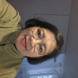 Domestic helper/house cleaner.