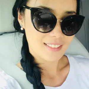 Je peux garder les enfants et nettoyer la maison.