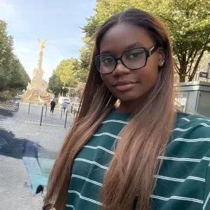 Femme de ménage disponible à Reims 